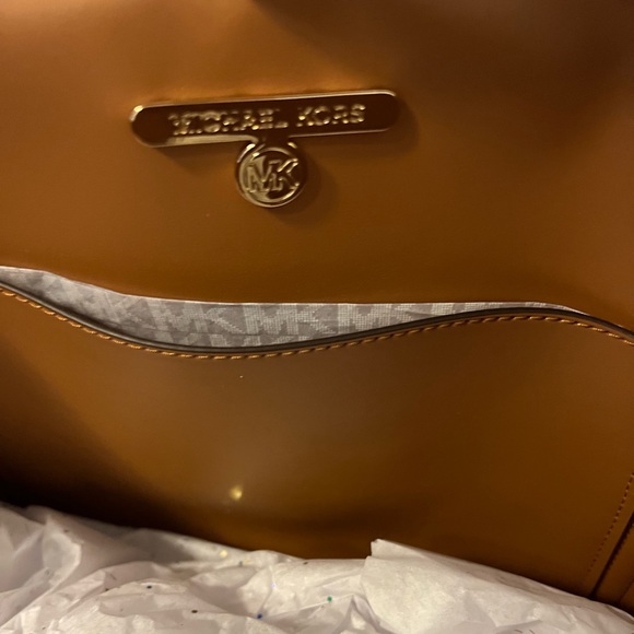 Michael Kors Signature Sullivan Large Top Zip Tote - Picture 12 of 14